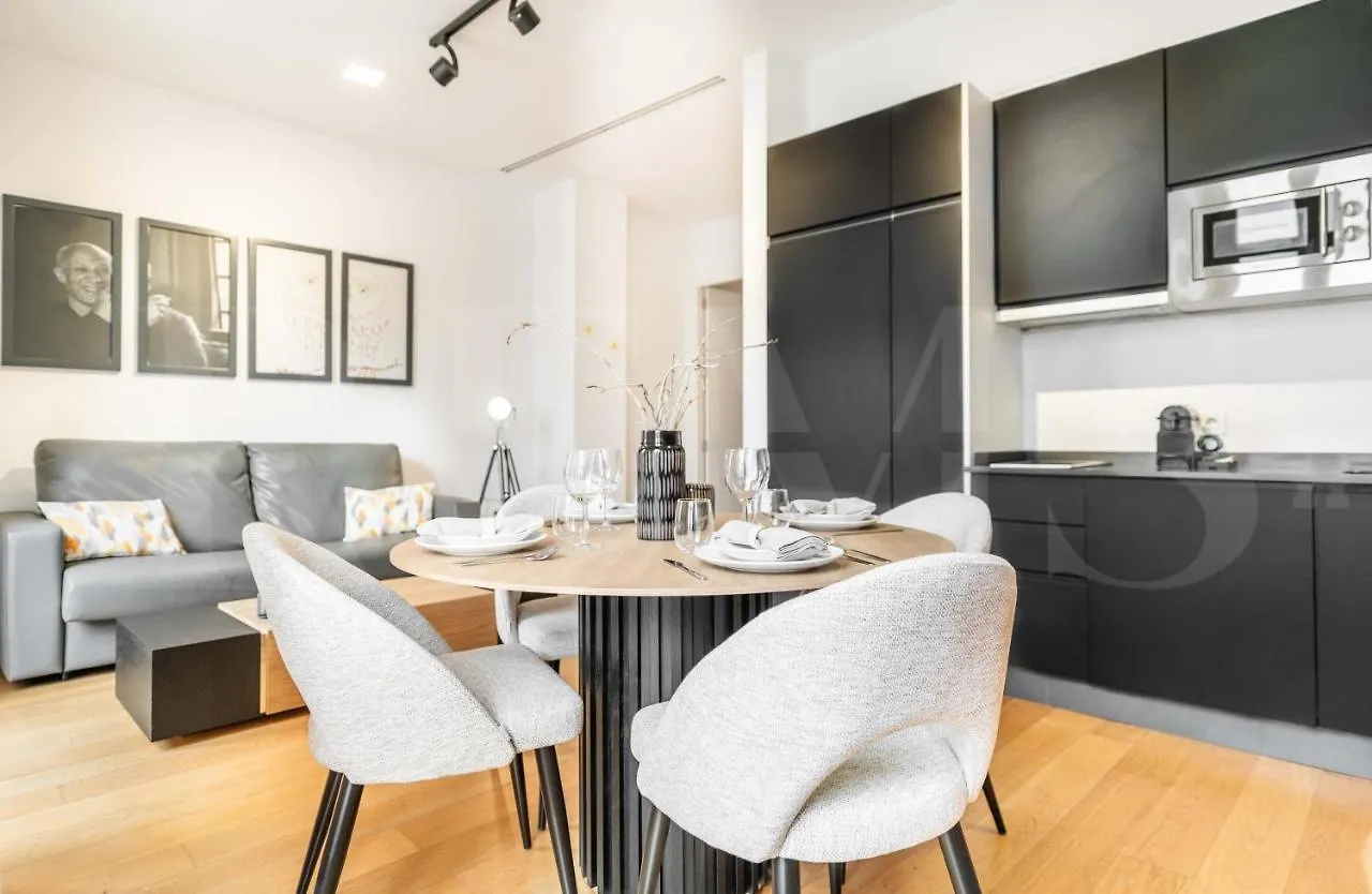 Luxe Apartment In The Historic Center By Rems 말라가