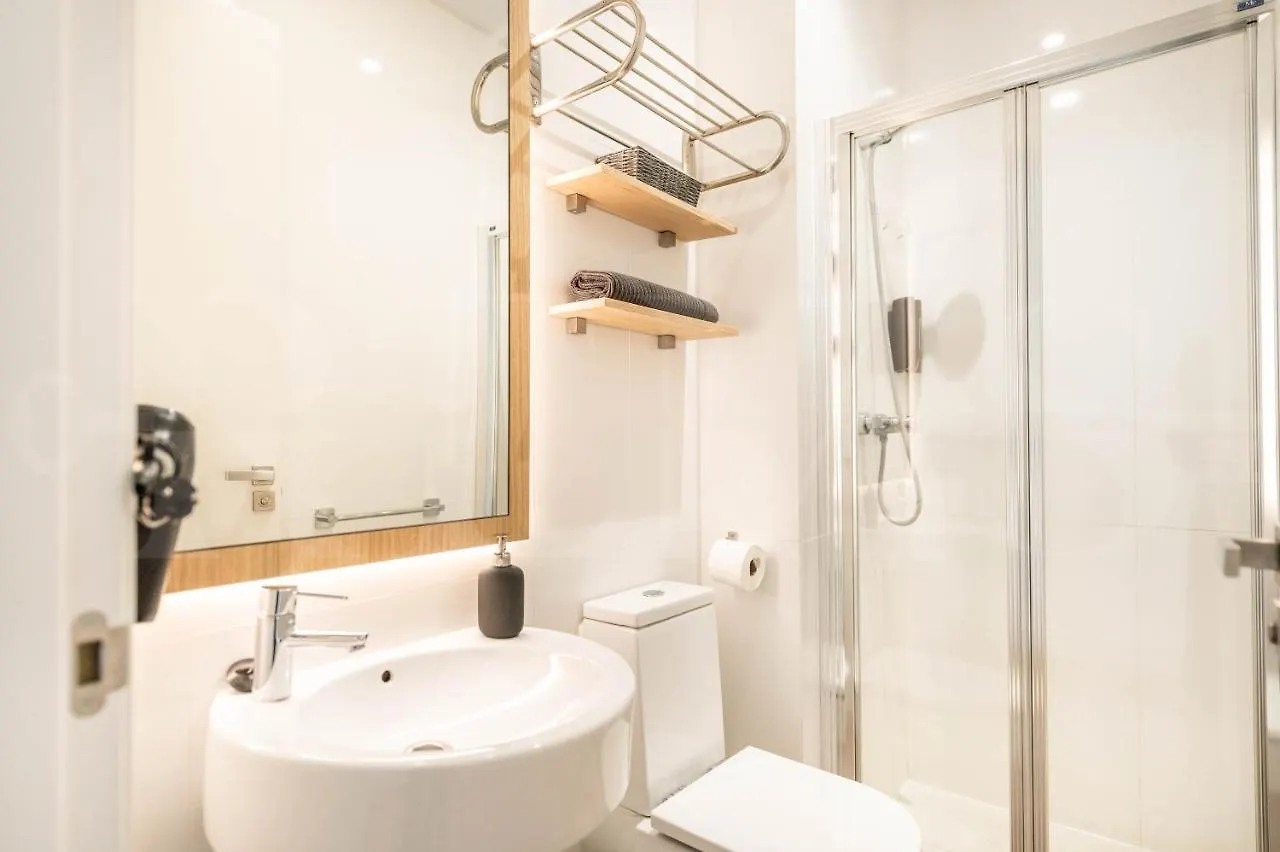 Luxe Apartment In The Historic Center By Rems 말라가 0*,